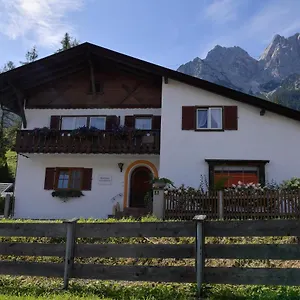 Bed & Breakfast Gaestehaus Kerschbaum, Grainau